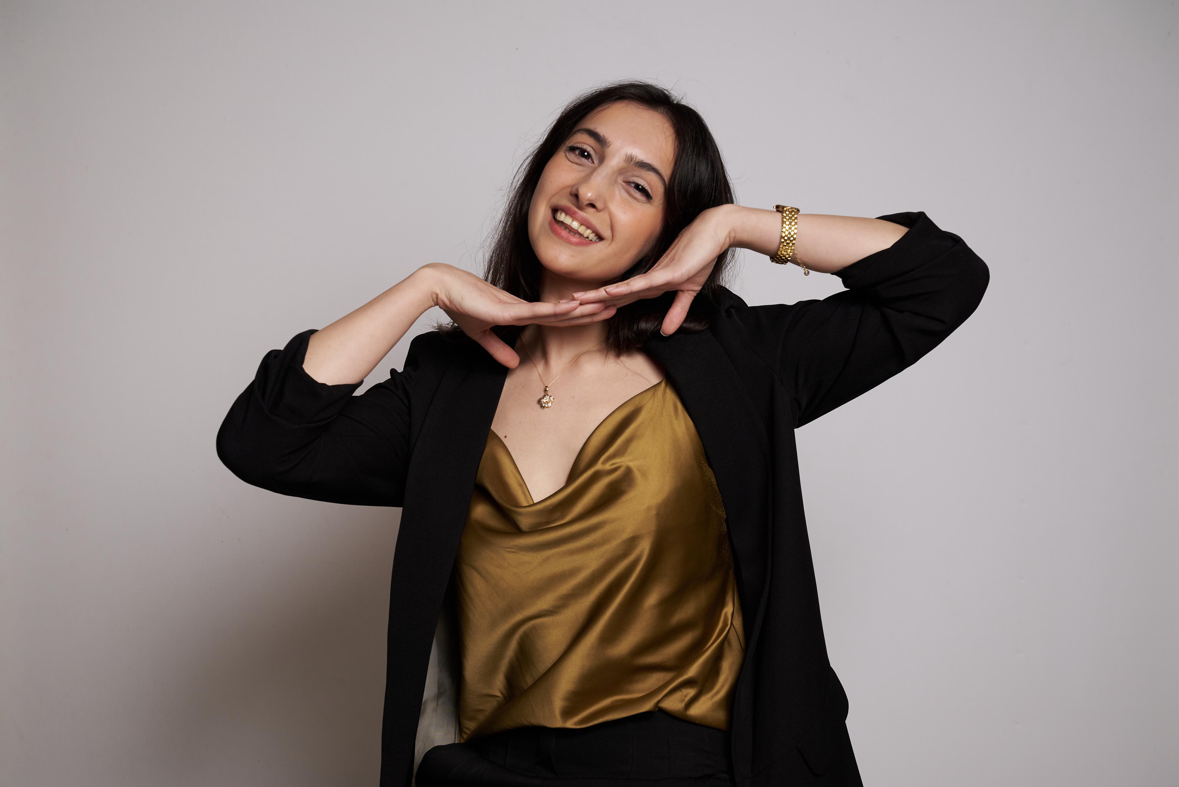 Nelin Beste - Felsefeci ve Farkındalık Eğitmeni